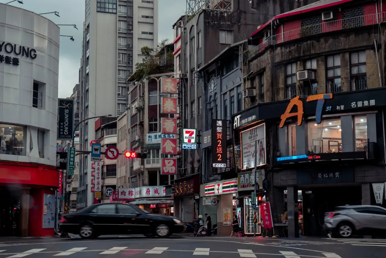 洗洁精与洗衣液配方差异解析：去污原理及适用场景